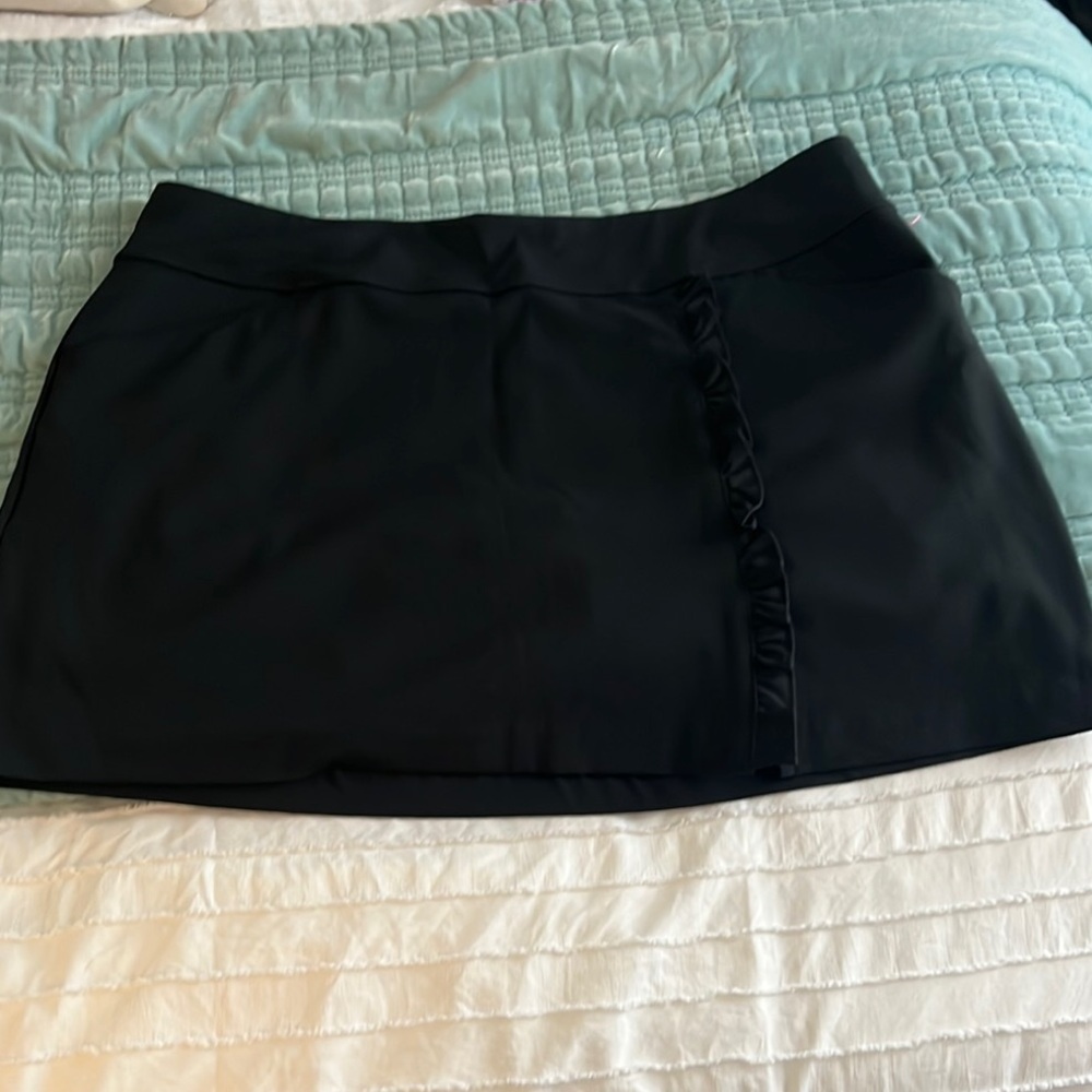 Lilly Pulitzer Luxletic Black Skirt, Size 16